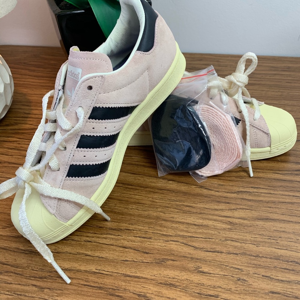 Adidas Shoes - Picture 7 of 8